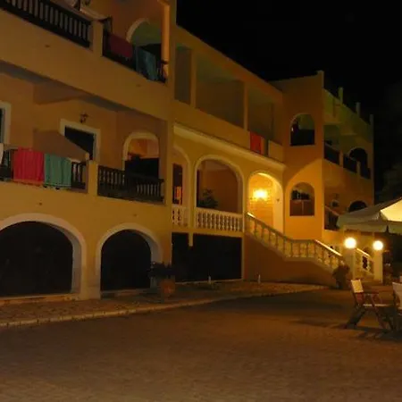 Fiori Hotel 2*